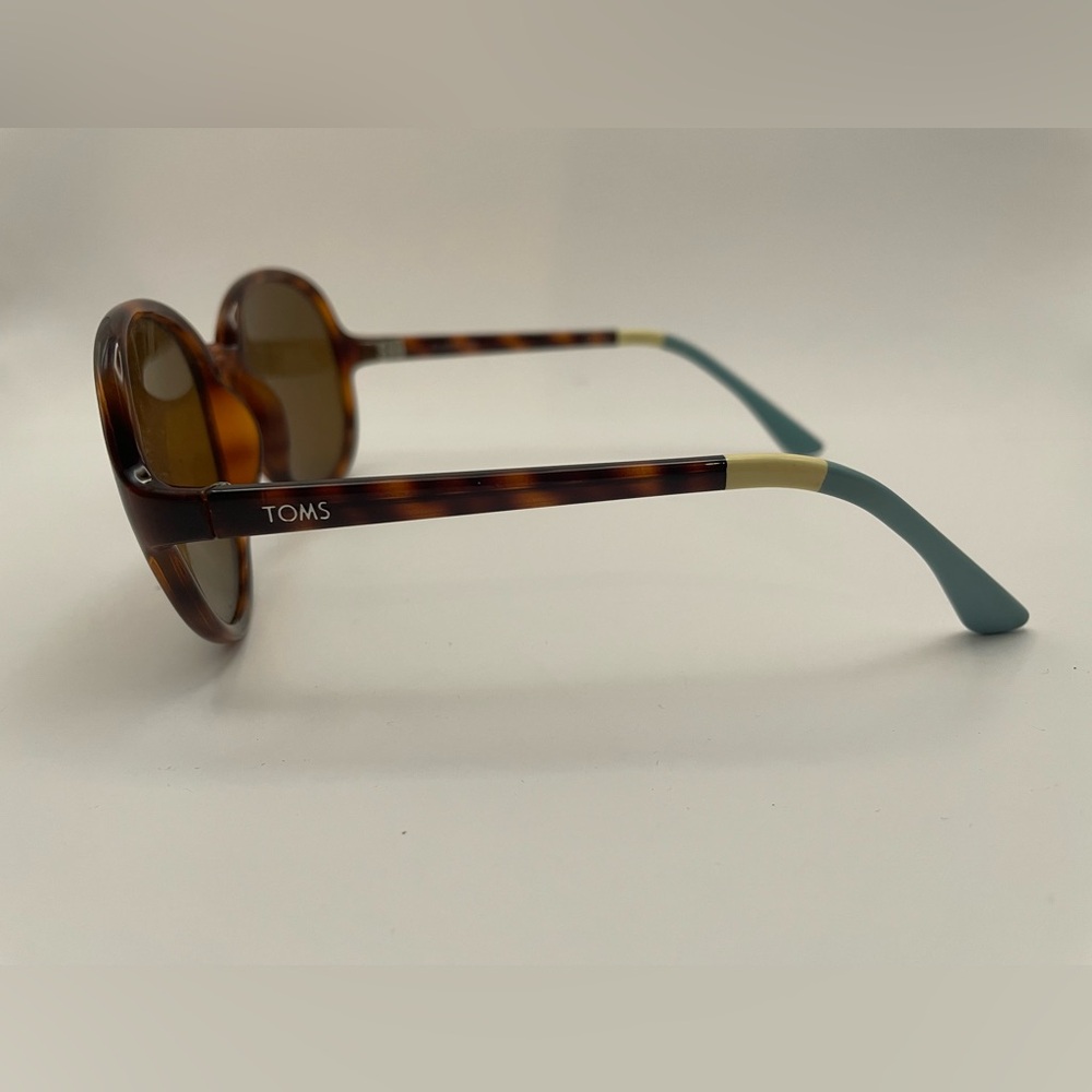 TOMS Sunglasses Classic 201 Gloss Tortoise Amber Lens 100% UVA/UVB Protection. - Picture 3 of 7
